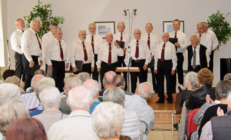 D'Reblus mit Dirigent Winfried Gutemann
