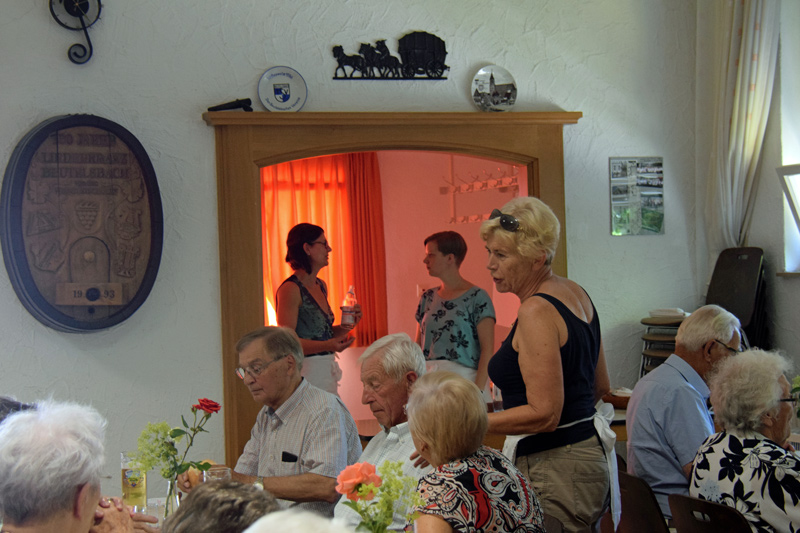Die Besucher im Sängerheim